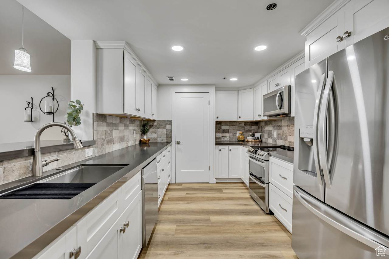 44 Broadway - Photo 1