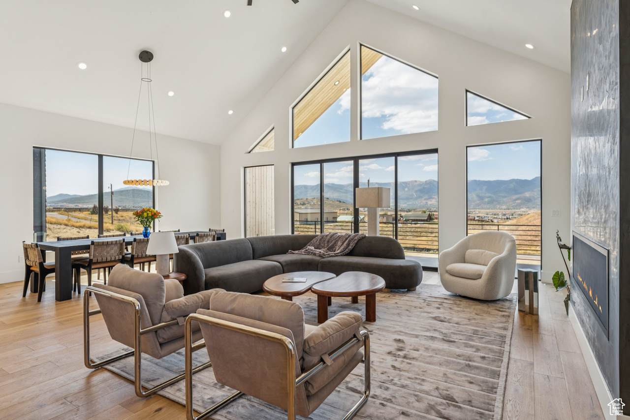 7382 Echo Ln - Photo 1