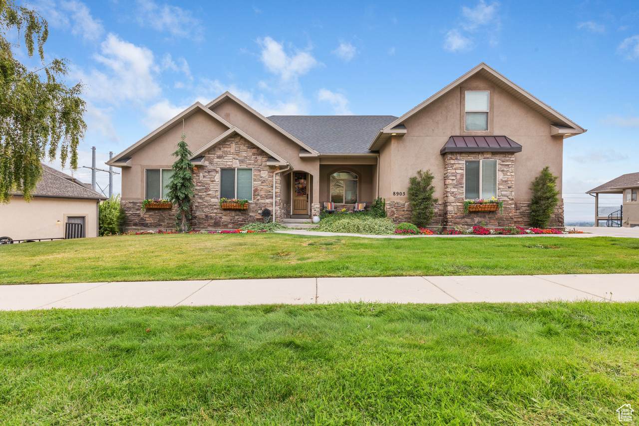 8905 Pine Hollow Dr. - Photo 1