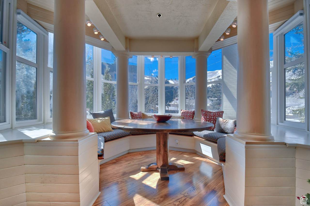 1402 Empire Ave - Photo 1