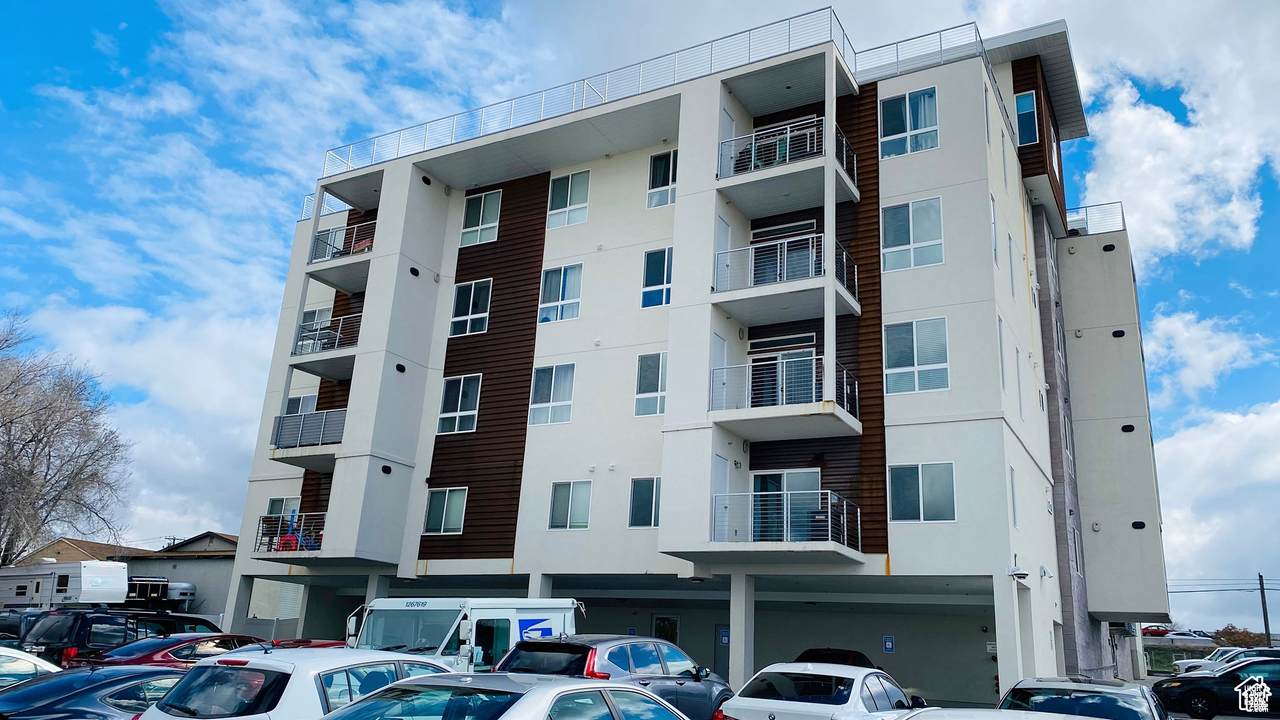 2101 Main St - Photo 1