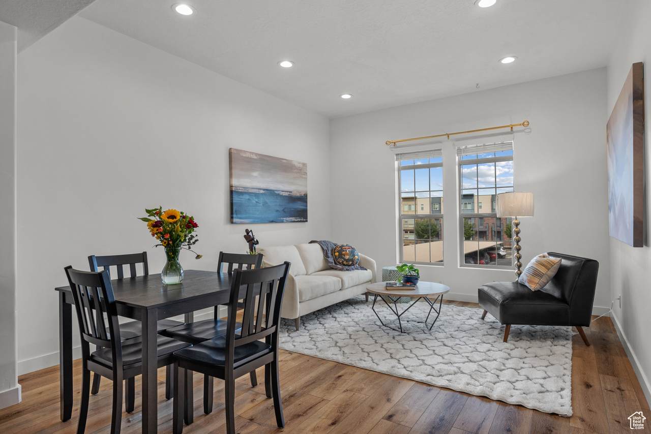 4276 Main St - Photo 1