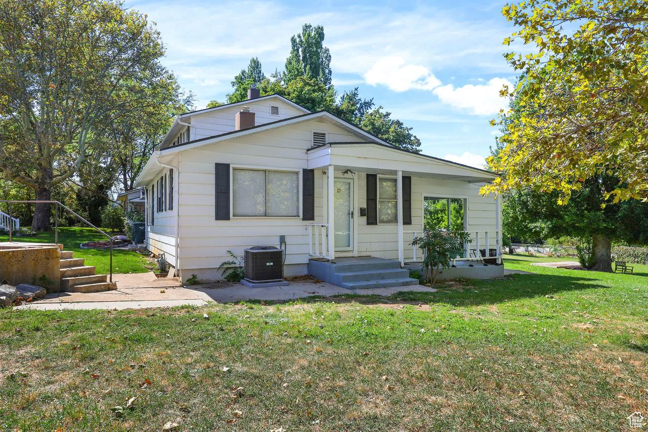 3813 Grandview Dr - Photo 1