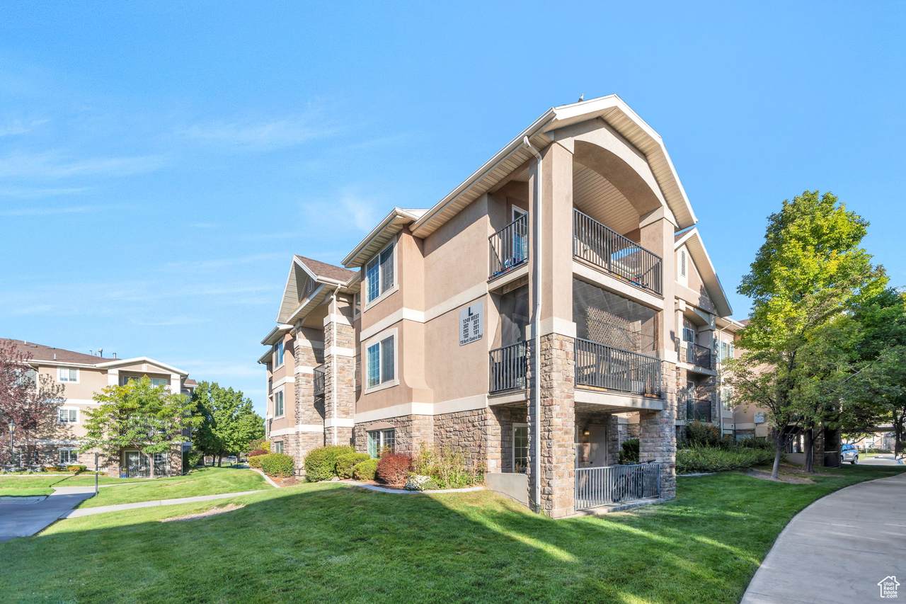 1249 Cambria Way - Photo 1