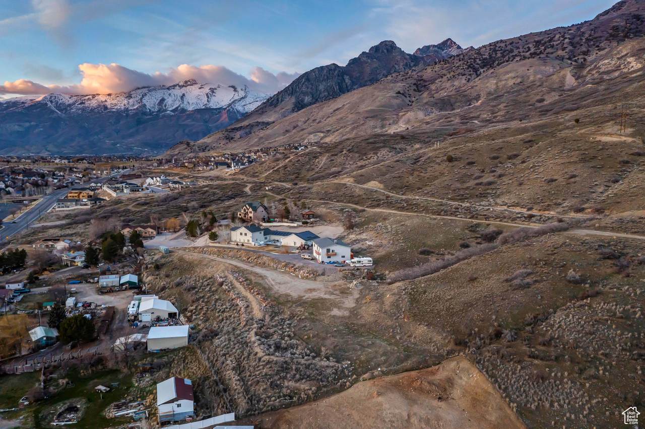 3851 Mountaintop Cir - Photo 1