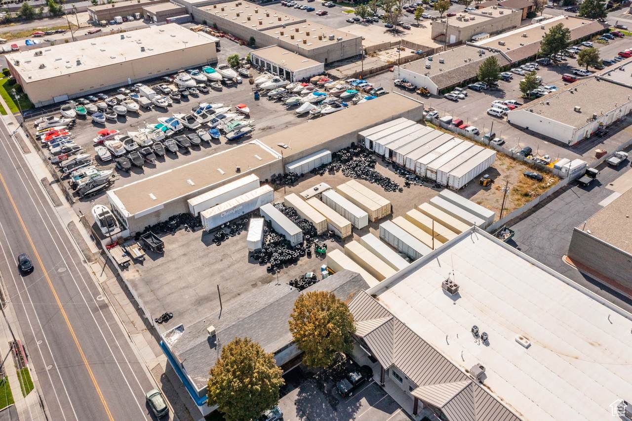 3562 Main St - Photo 1