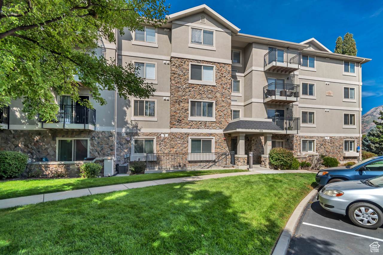 1205 Privot Dr - Photo 1