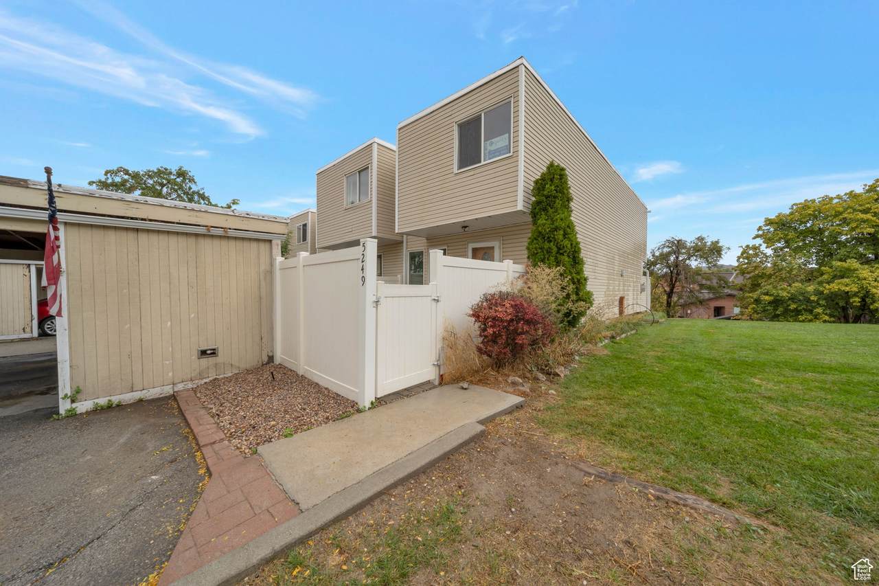 5249 Gravenstein Park - Photo 1