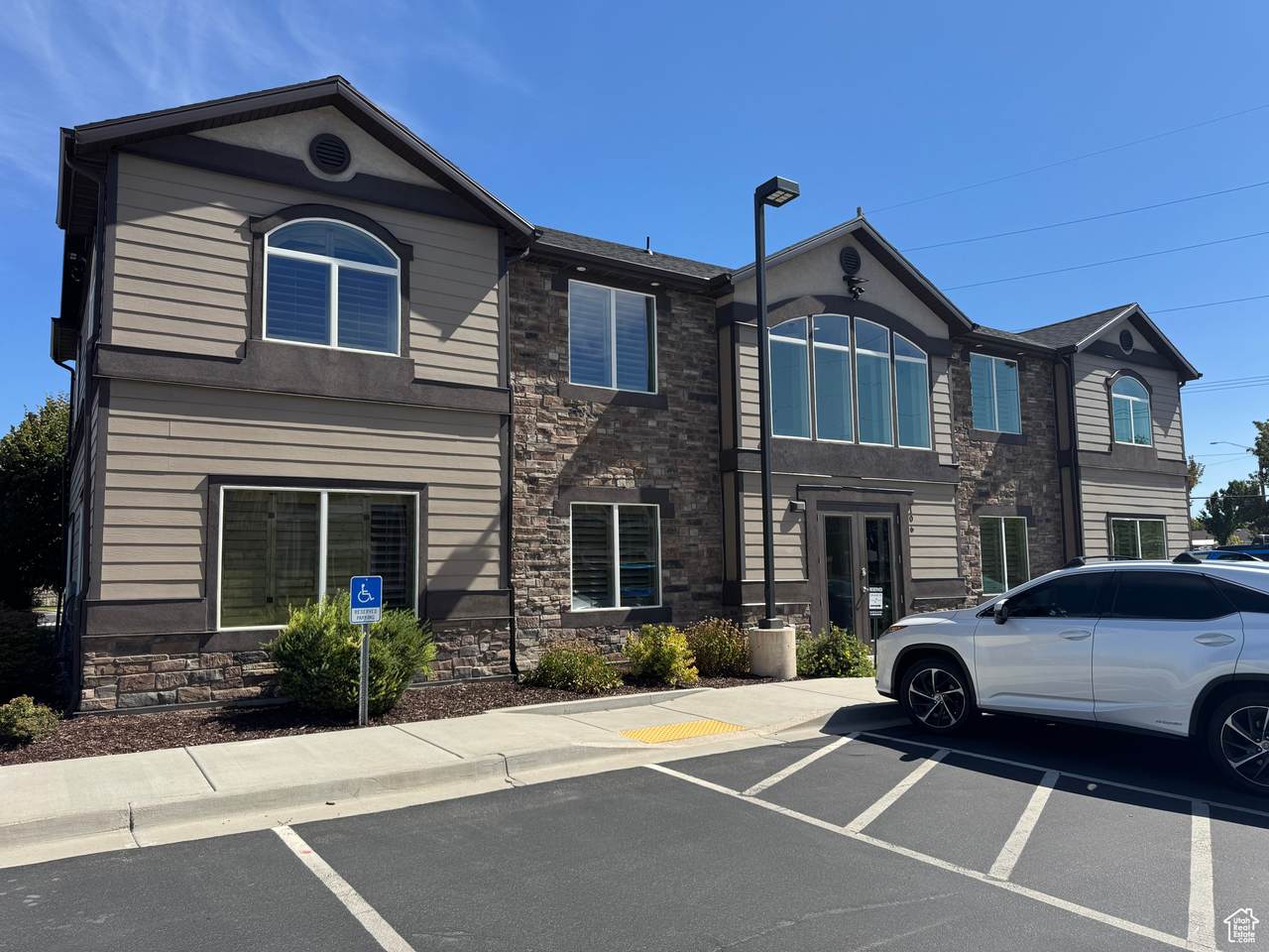 106 Winchester St - Photo 1