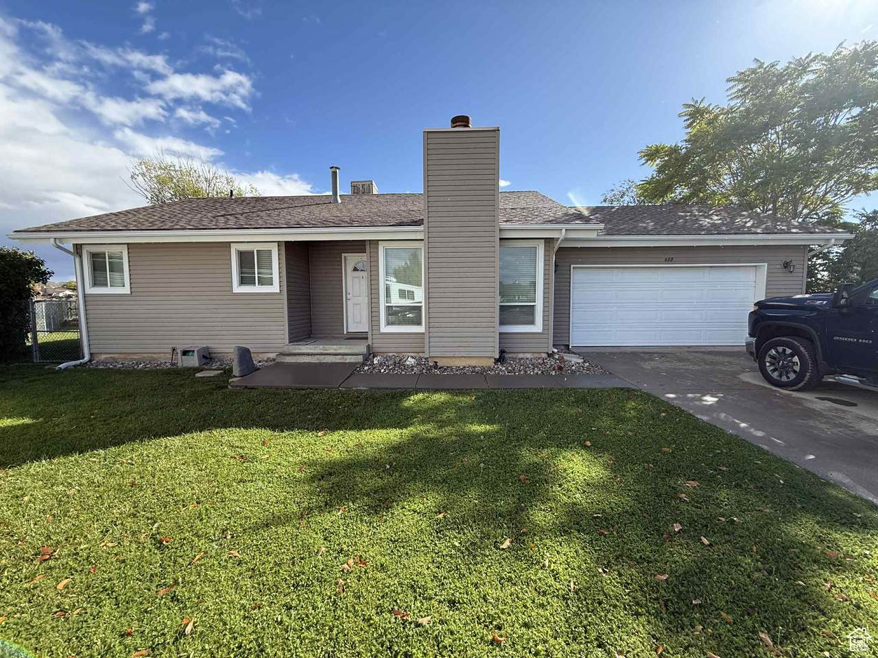 688 Birch Cir - Photo 1