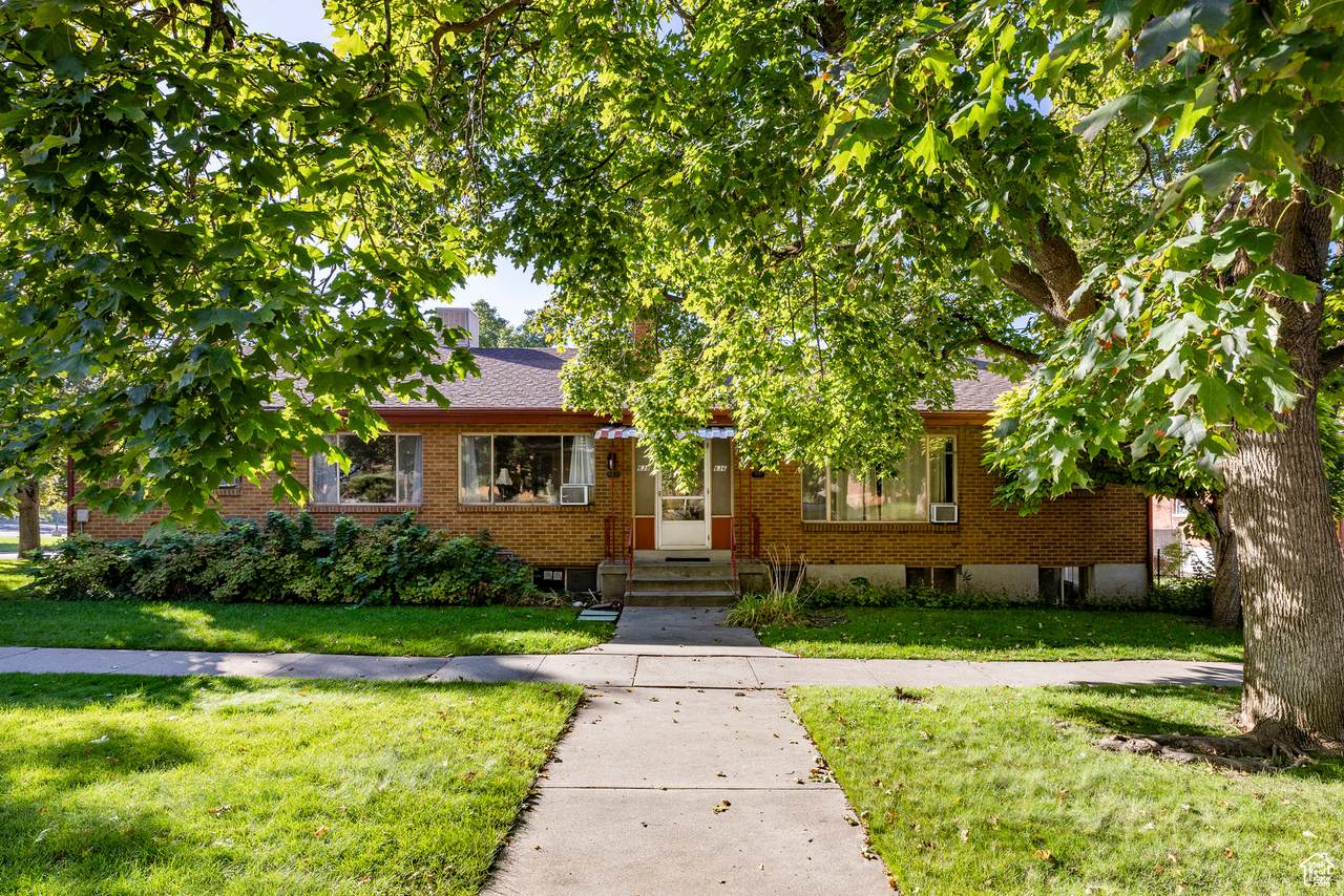 636 2ND Ave - Photo 1