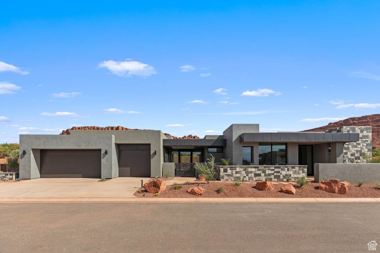 2498 La Casa Cir - Photo 1