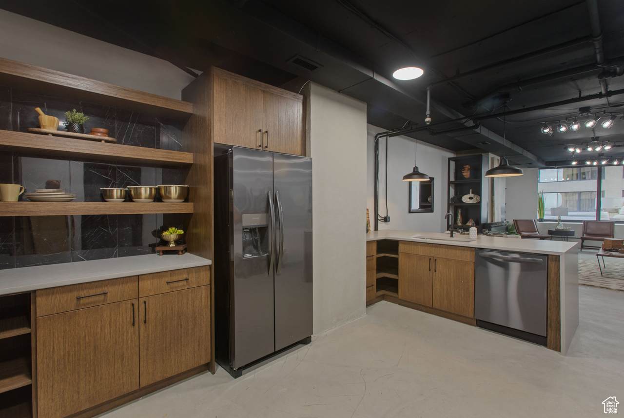 44 Broadway - Photo 1