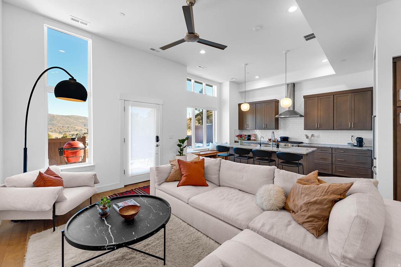 8254 Sandalwood Ln - Photo 1