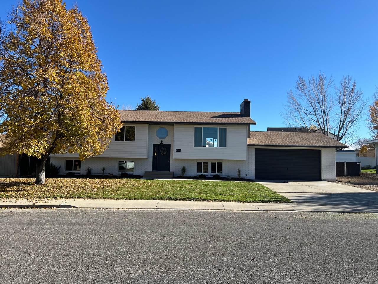 1335 Evergreen Dr - Photo 1