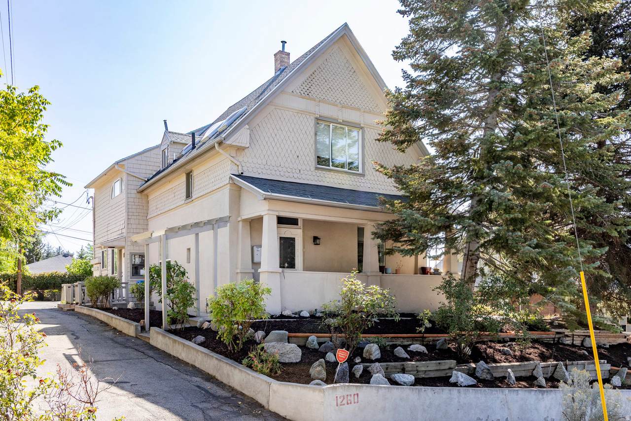 1260 Emerson Ave - Photo 1