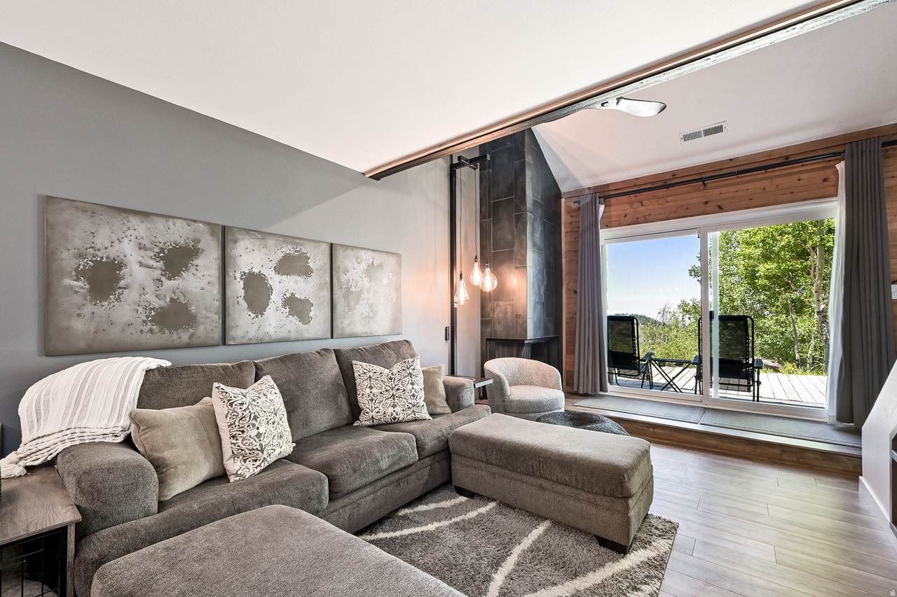 286 Eagles Roost St - Photo 1