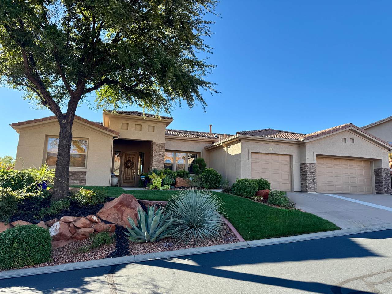 1361 Red Butte Dr - Photo 1