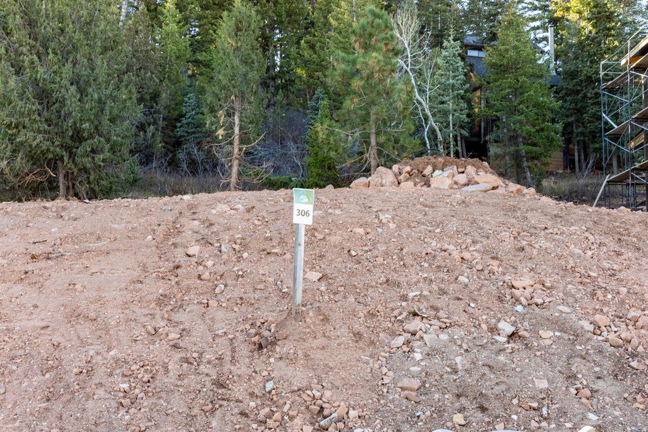 4069 Crest Ct - Photo 1