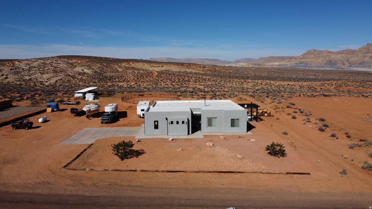 665 Shelter Dr - Photo 1