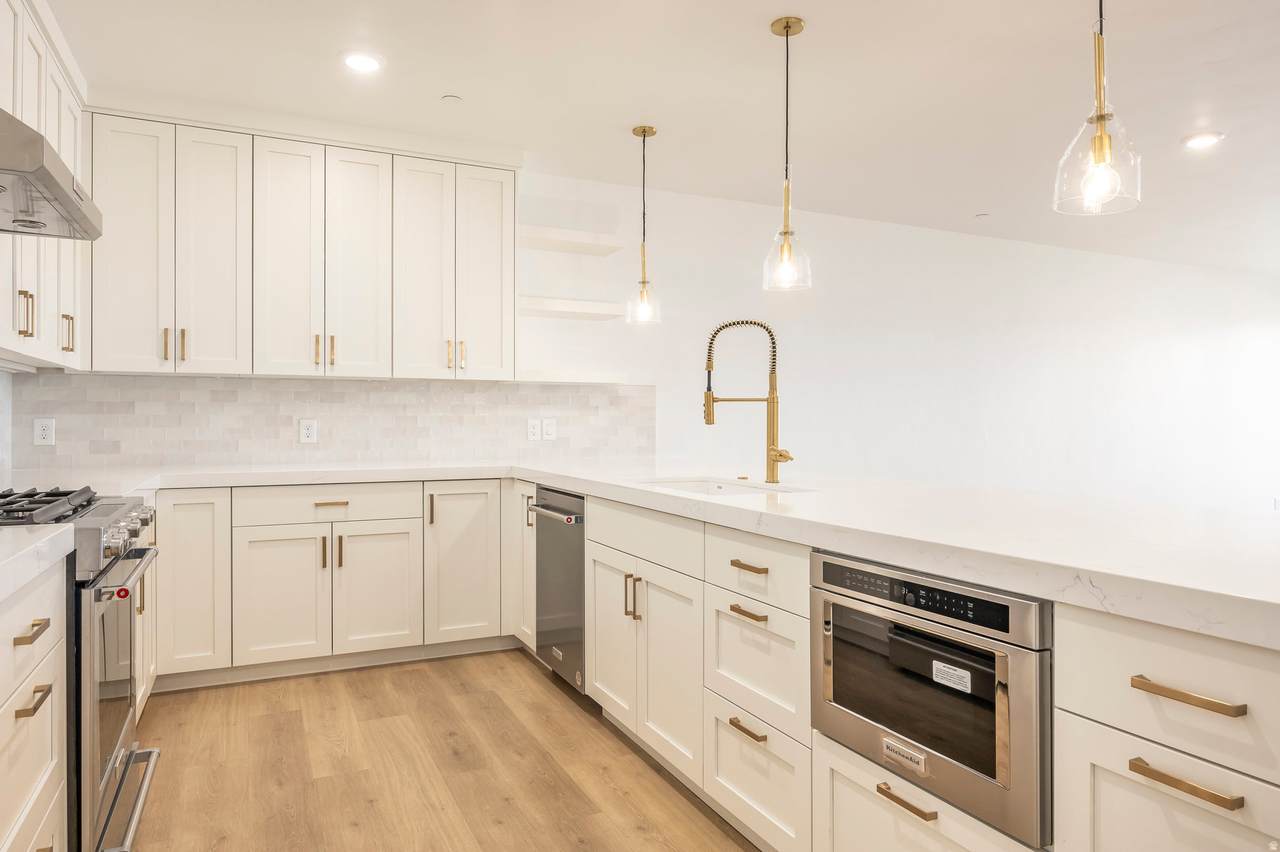 2250 Murray Holladay Rd - Photo 1