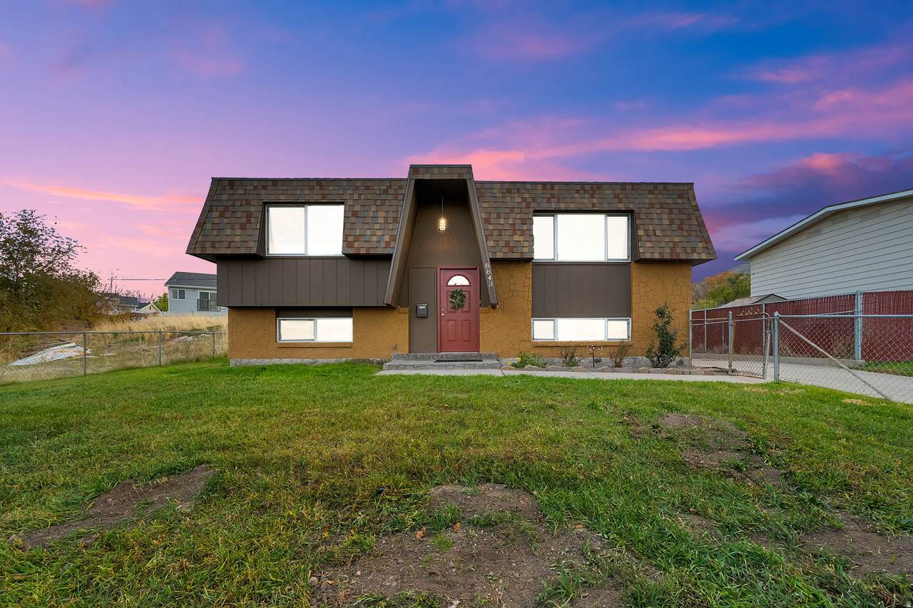 8843 Julia Ln - Photo 1