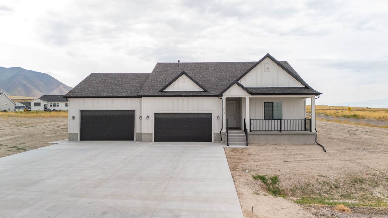 1214 Highline Rd - Photo 1