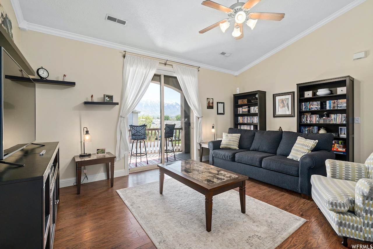 165 Pleasant Blvd - Photo 1