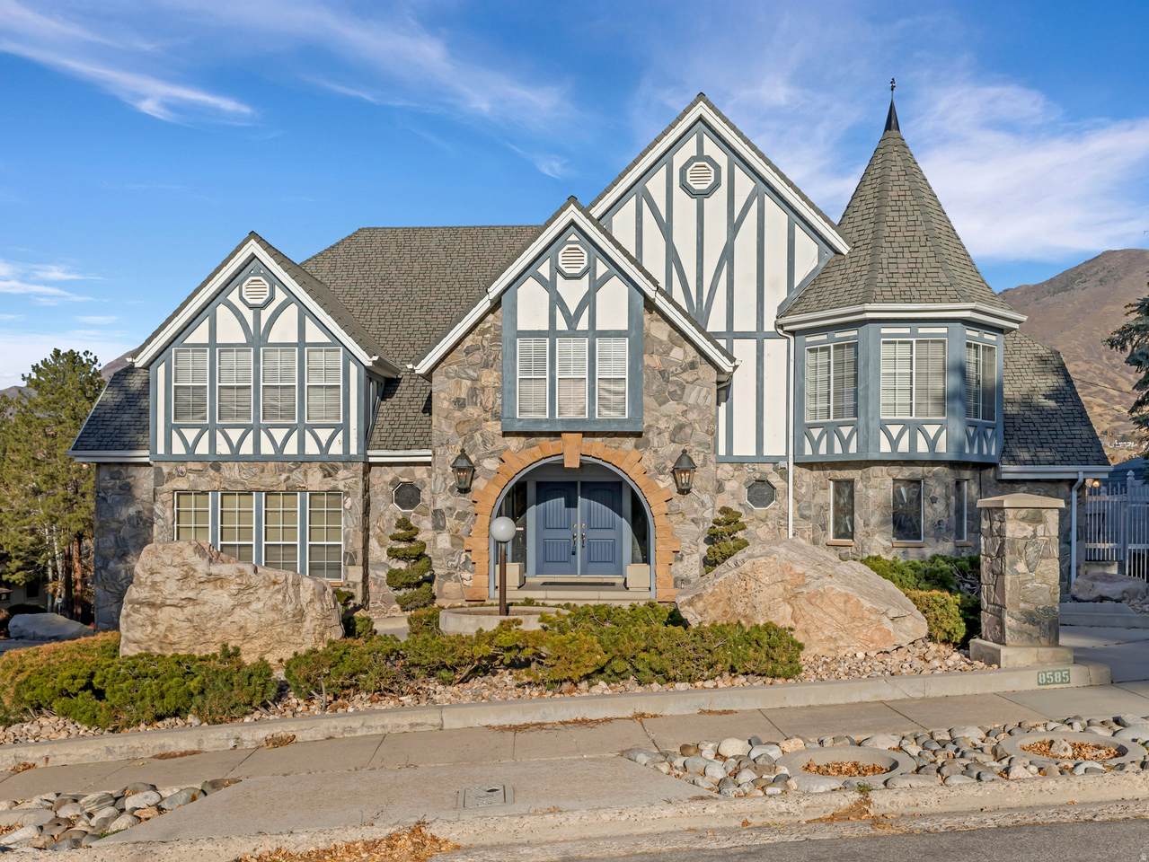 8585 Mt Majestic Rd - Photo 1