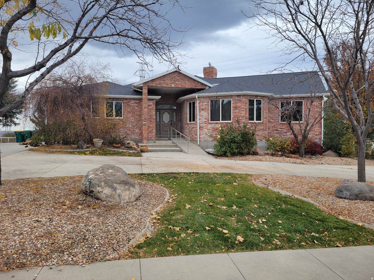 2428 Silverpoint Way - Photo 1