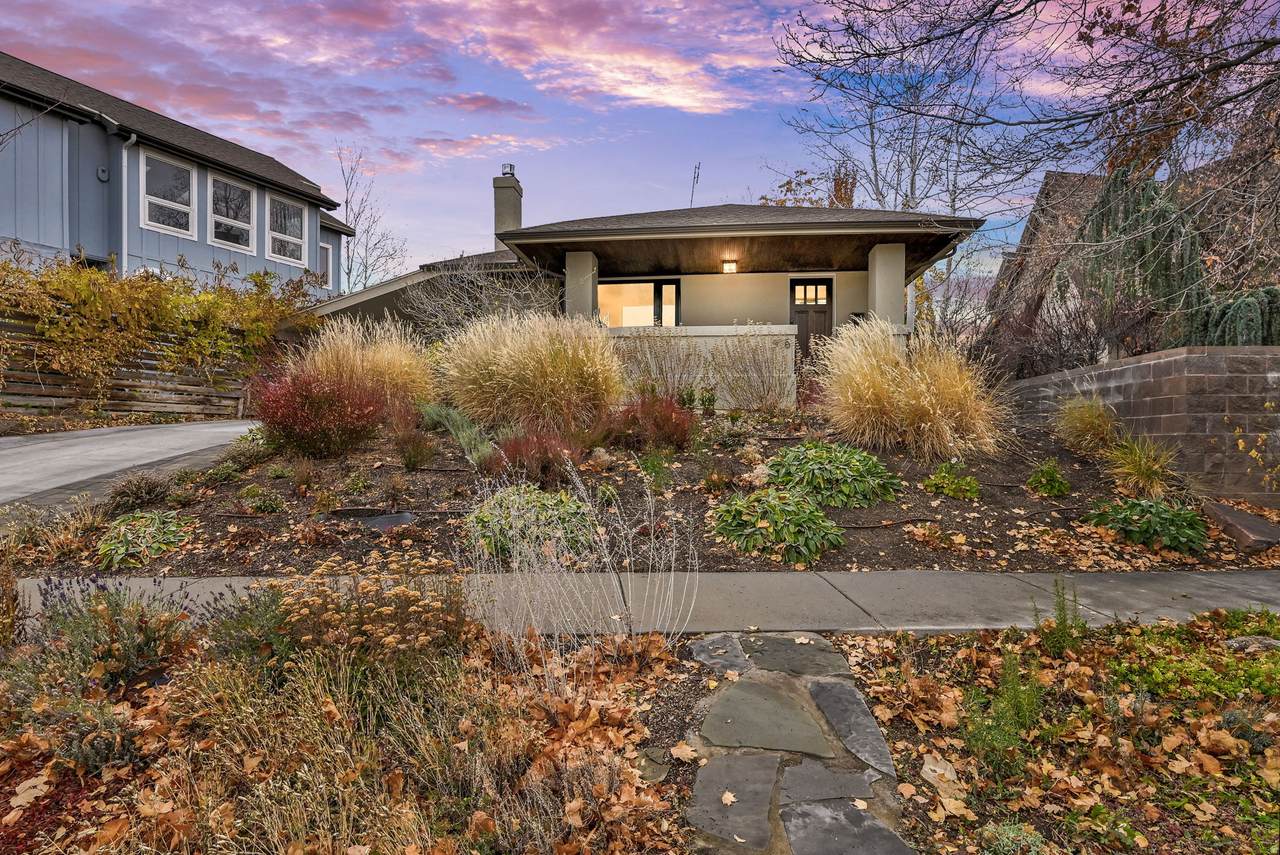 915 Park Row St - Photo 1