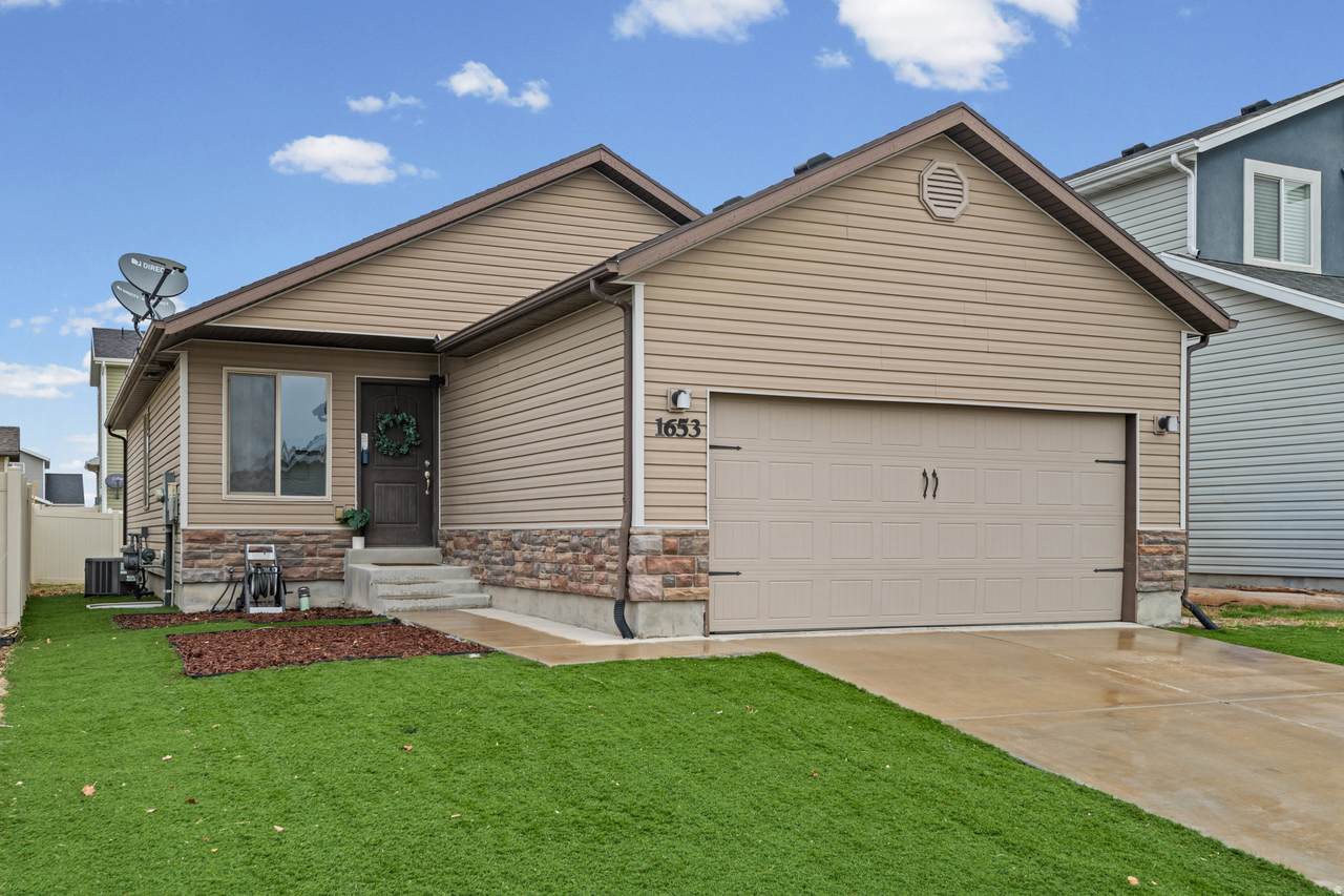 1653 Downwater St - Photo 1