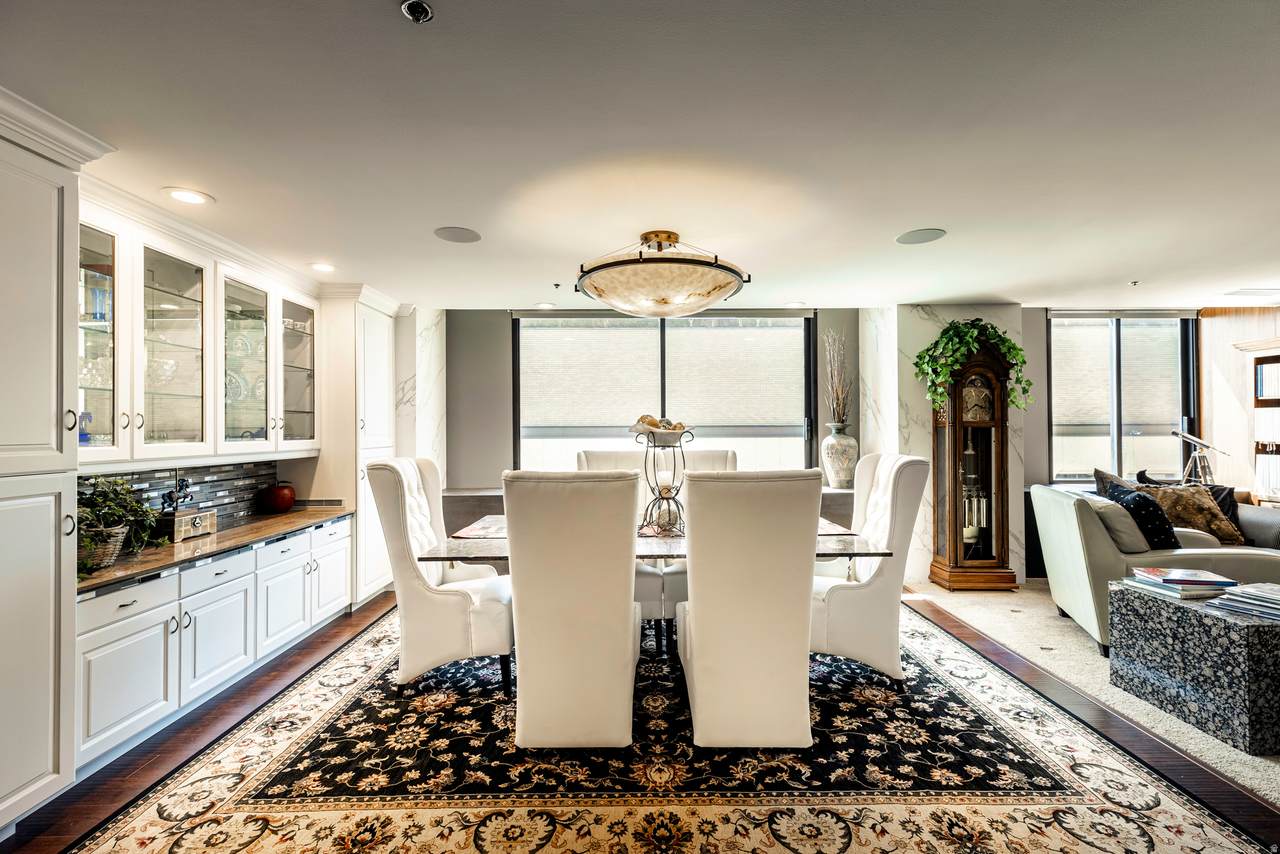 44 Broadway - Photo 1