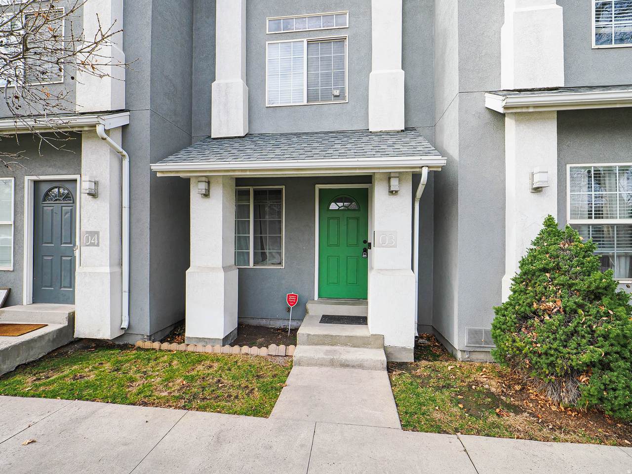 475 Redwood Rd - Photo 1