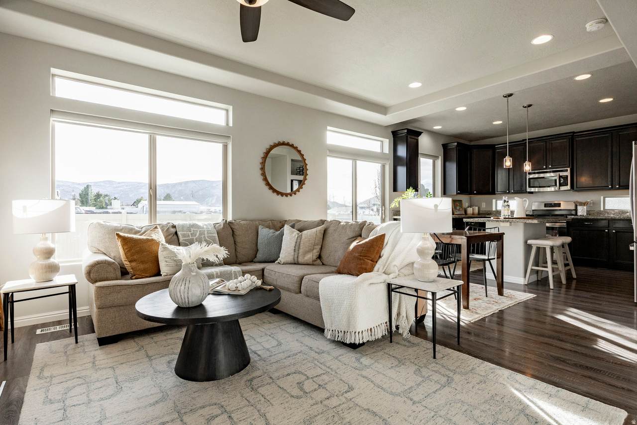 375 Meadow Walk Dr - Photo 1