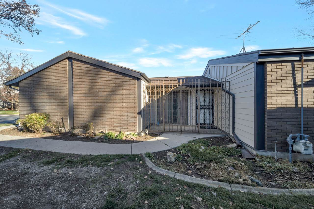 1694 Cannes Way - Photo 1