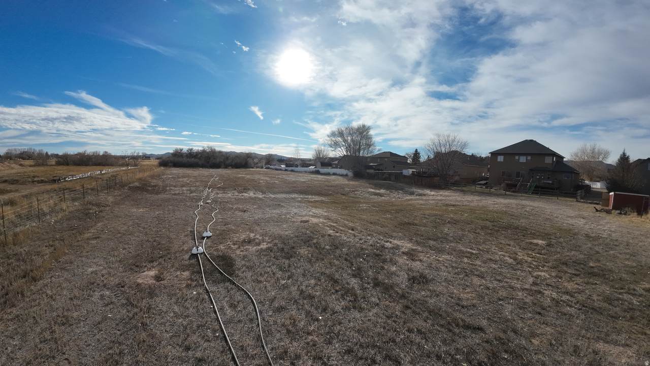 715 300 - Photo 1
