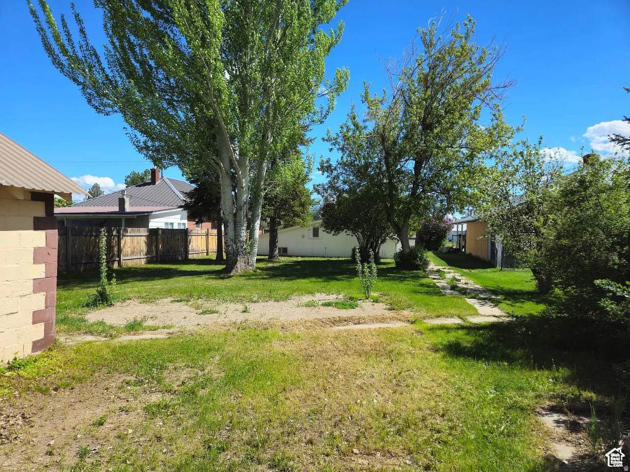 928 Monroe St - Photo 1