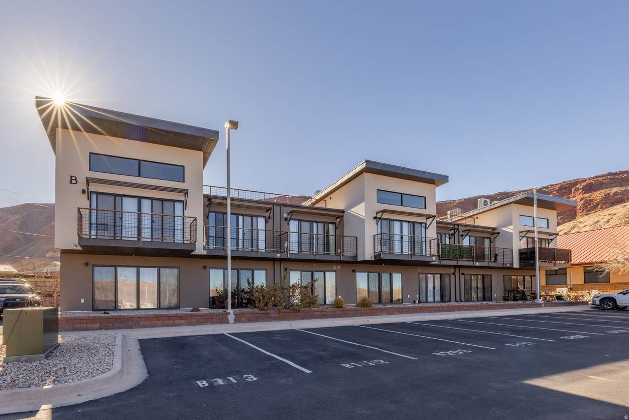 443 Kane Creek Blvd - Photo 1