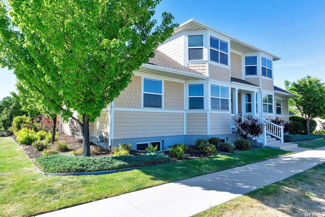 11643 Grandville Ave - Photo 1