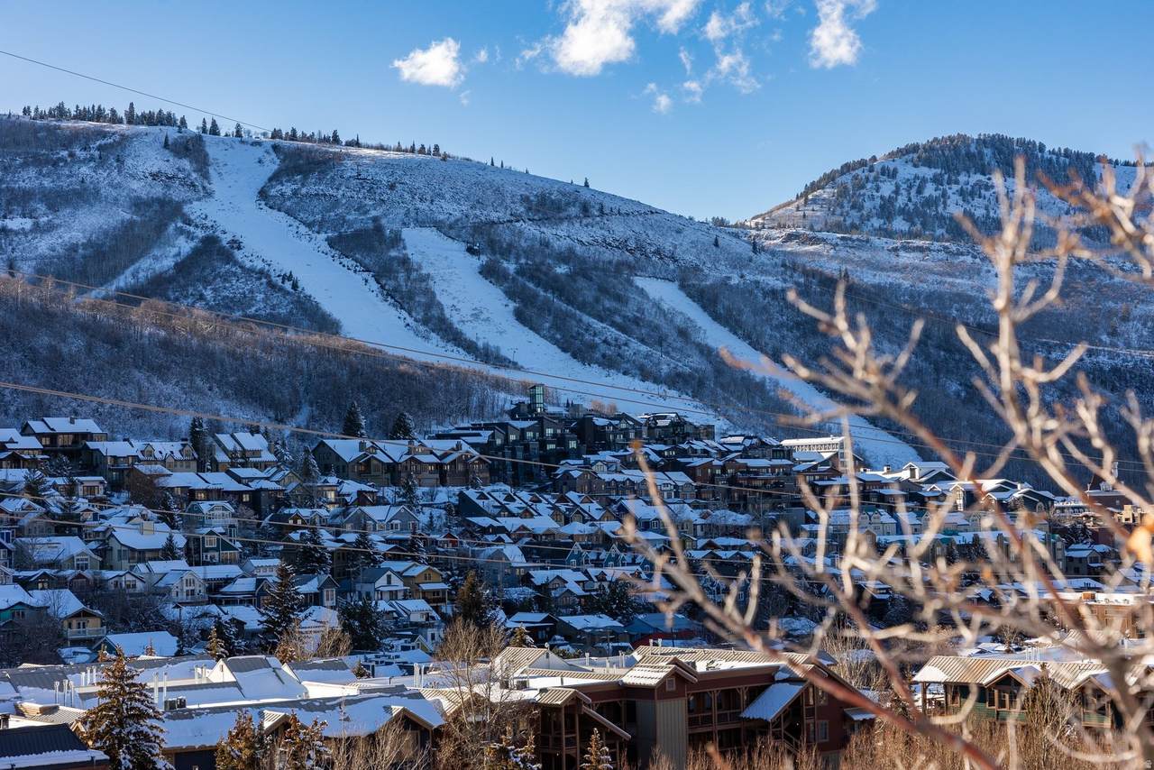 777 Aerie Dr - Photo 1