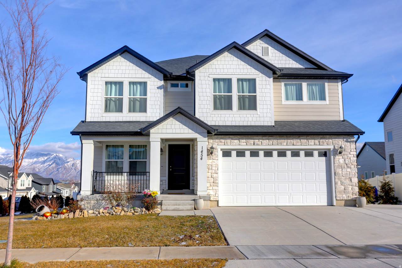 1454 Sierra Way - Photo 1