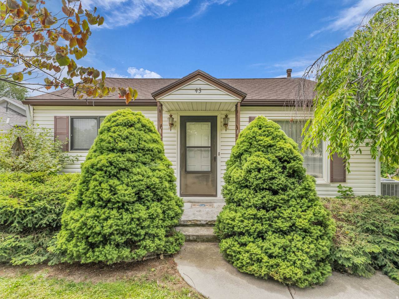 43 Wilson Ave - Photo 1