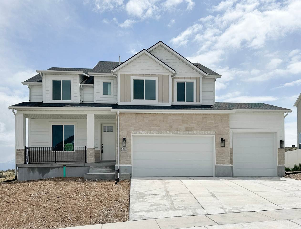 1524 Lukas Ln - Photo 1
