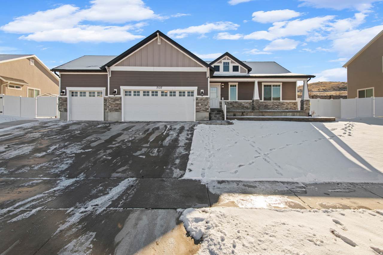 7127 Hawk View Way - Photo 1
