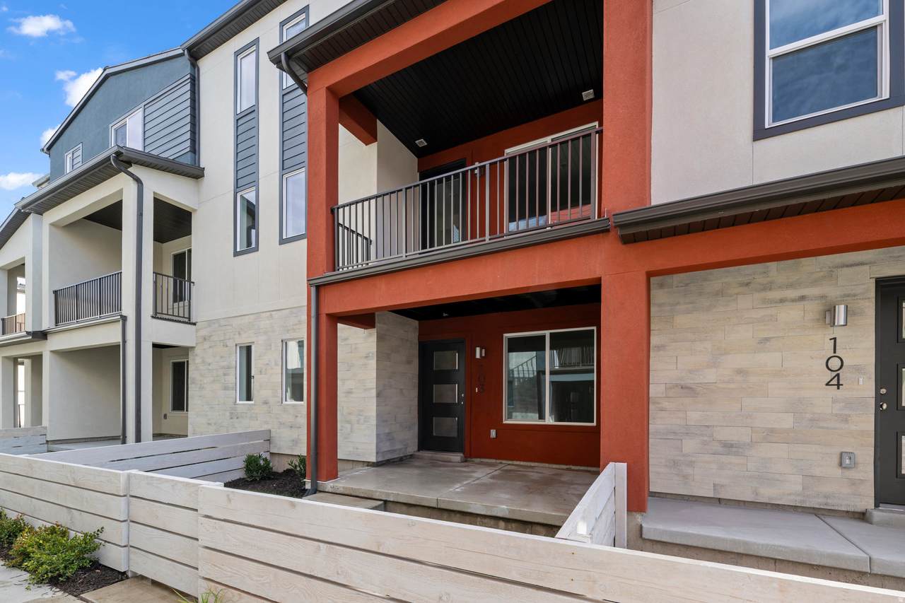 931 Coalburn Way - Photo 1