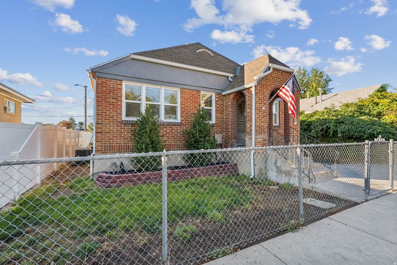 168 Helm Ave - Photo 1