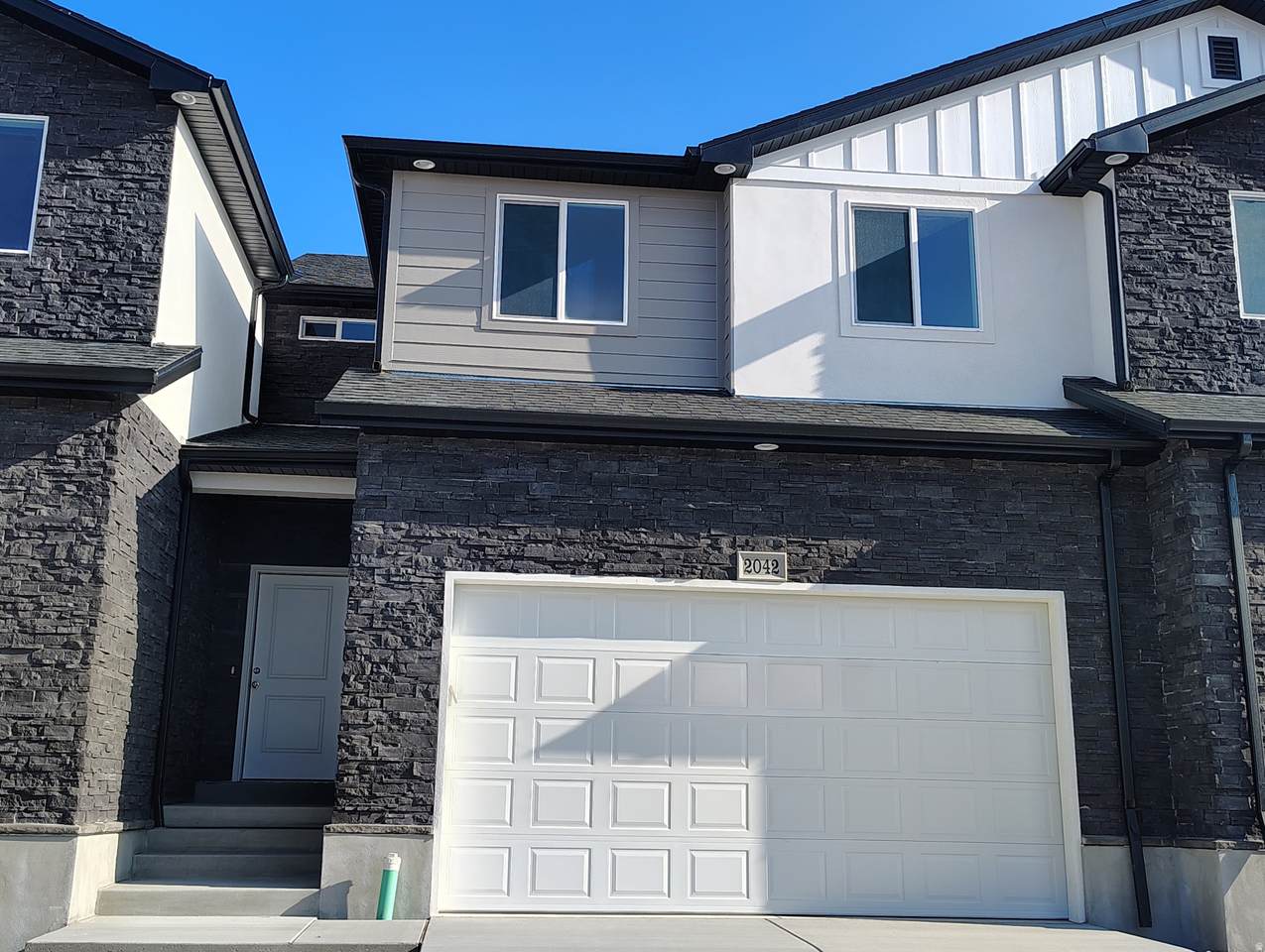 2042 Essie Dr - Photo 1