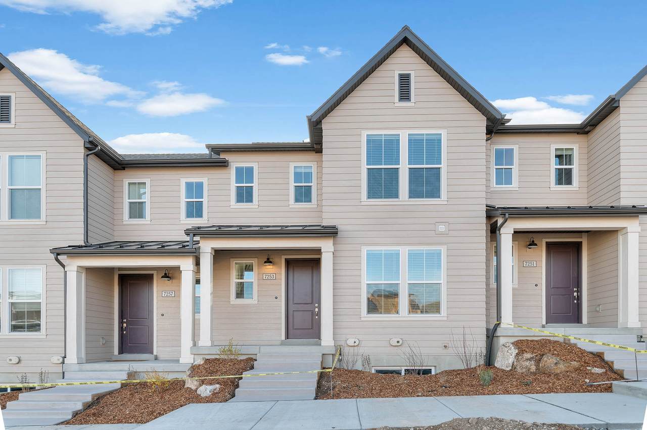 7253 Campion Dr - Photo 1