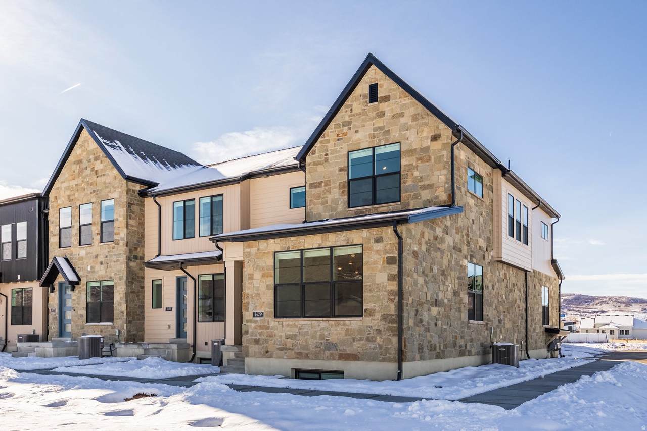 1429 Electric Ave - Photo 1